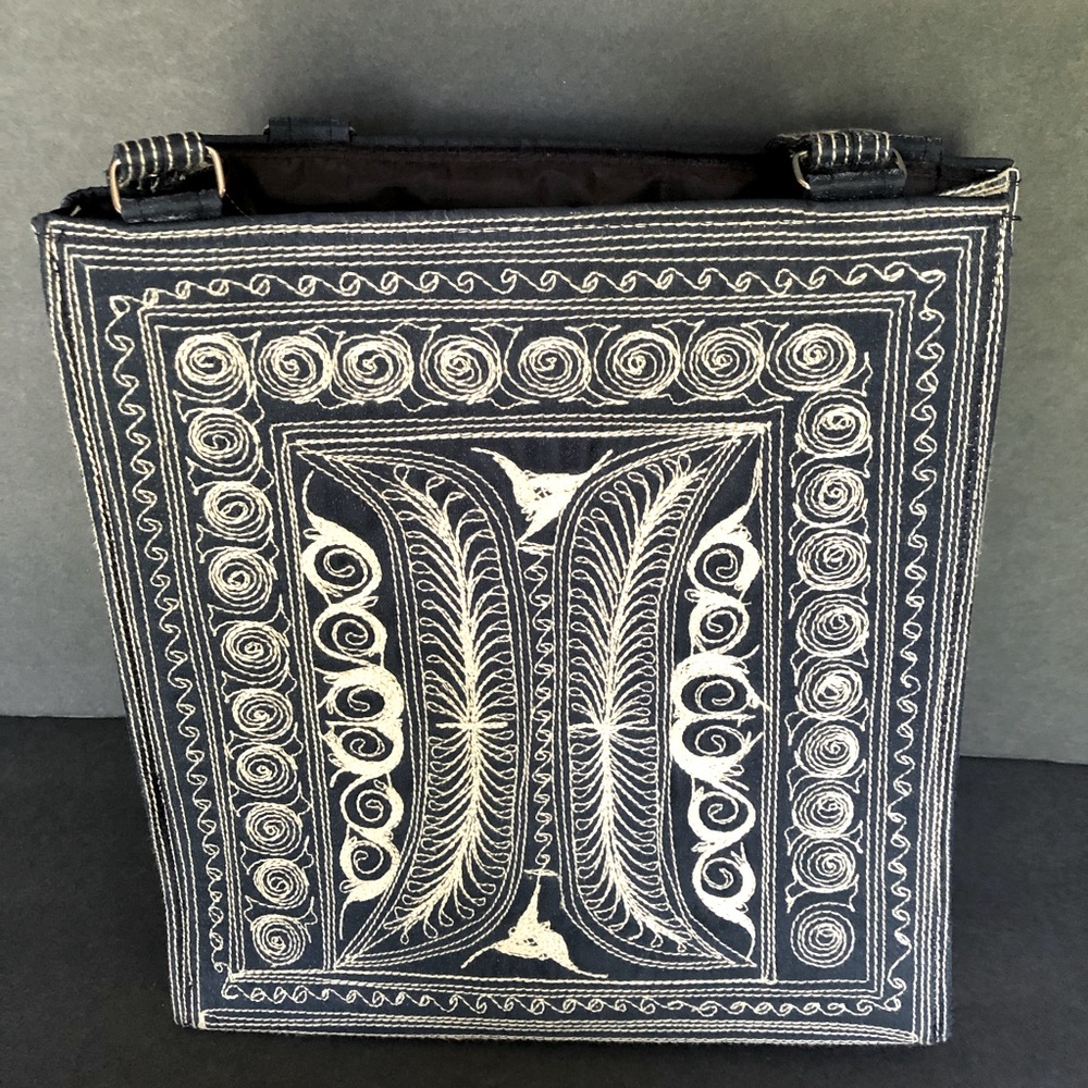 Kuta Raja embroidered purse Indonesia shoulder bag blue inside pocket